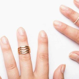 کاشت ناخن در سالن زیبایی